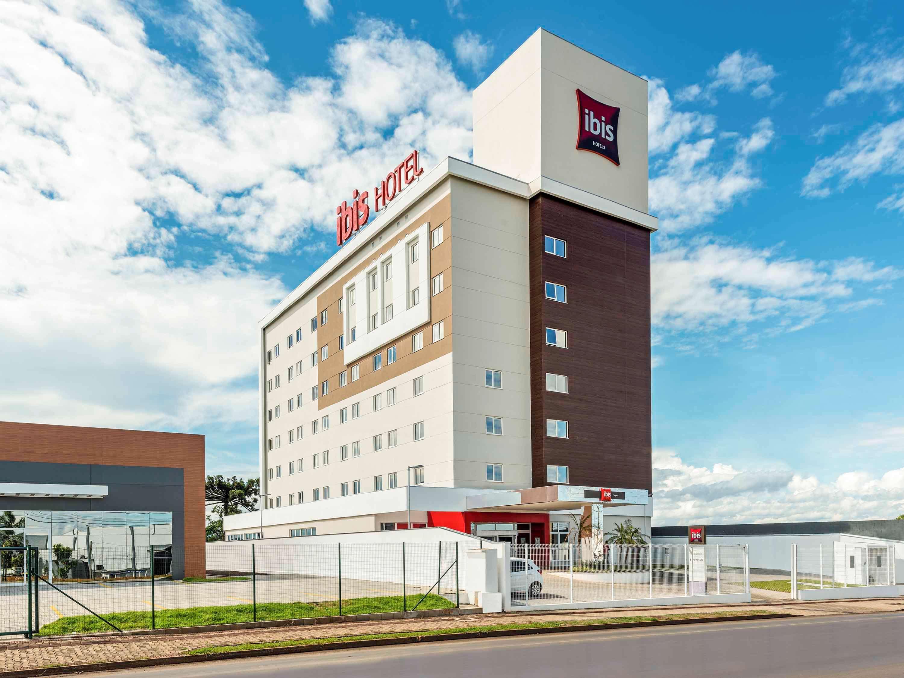 Ibis Chapeco Hotel Exterior foto
